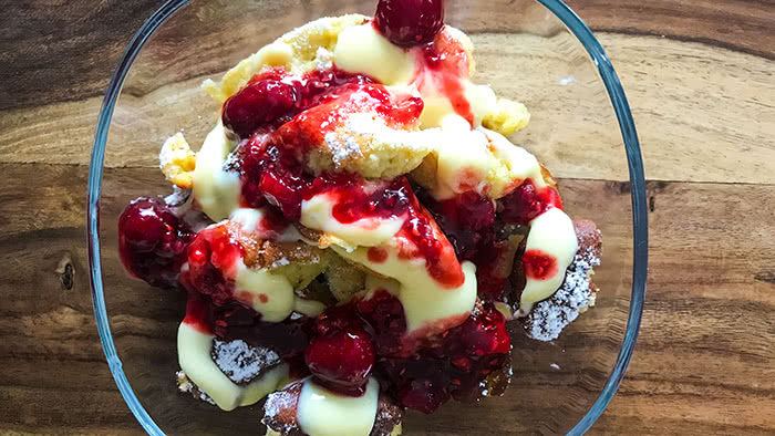 Kaiserschmarrn mit Himbeeren und Vanillesauce