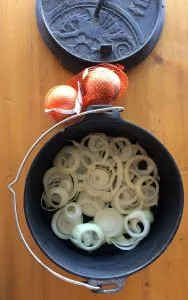 Schichtfleisch: schnelle Variante mit Zwiebeln