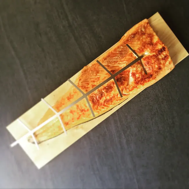 Flammlachs: fertig gegartes Lachsfilet