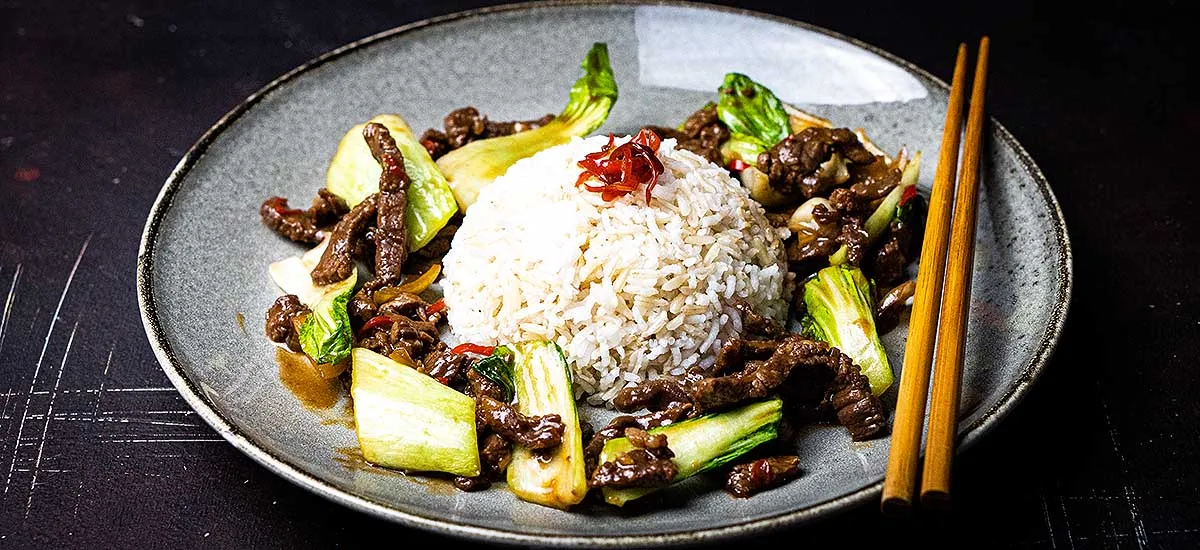 asiatisches Rindfleisch mit Pak-Choi